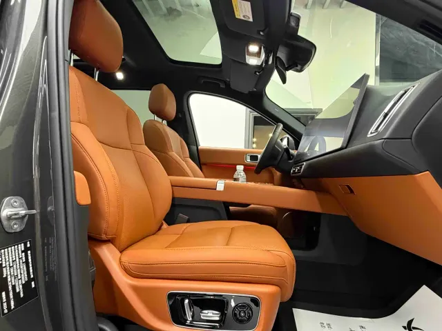 Li Auto L8 — Фото автомобиля 6