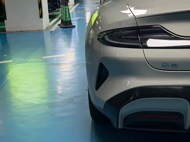 Xiaomi SU7 — Фото автомобиля 26