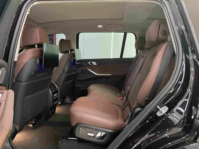 BMW X7 — Фото автомобиля 8