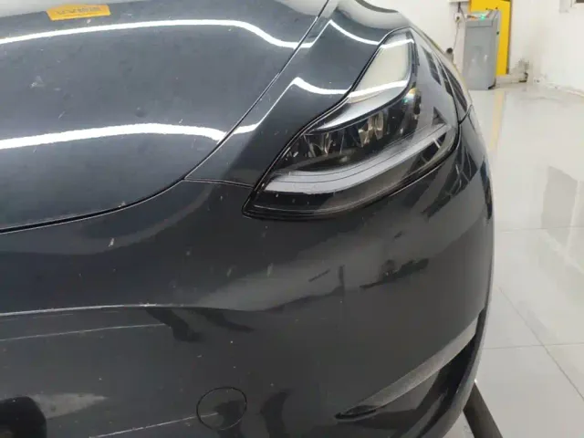 Tesla Model Y — Фото автомобиля 23