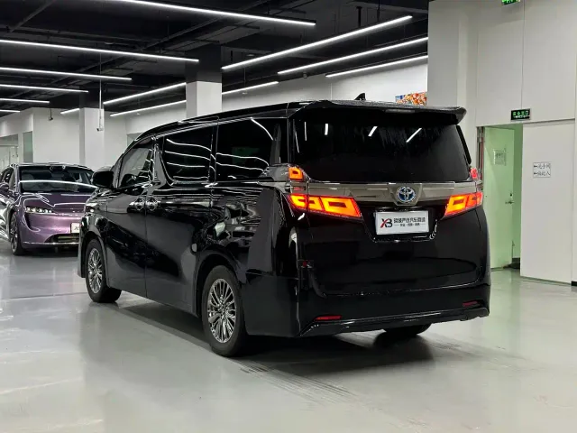 Toyota Vellfire — Фото автомобиля 13