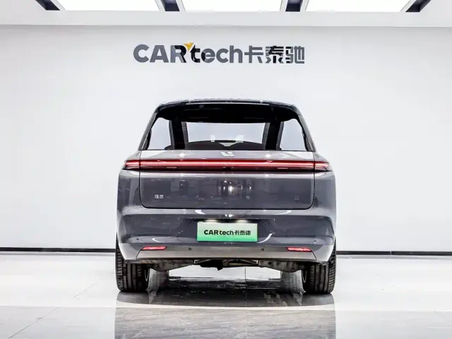 Li Auto L8 — Фото автомобиля 3