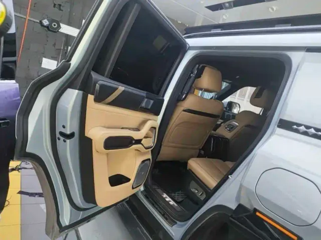 BYD FangChengBao Leopard 8 — Фото автомобиля 6