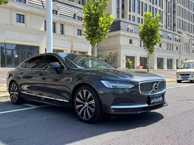 Volvo S90 — Фото автомобиля 3