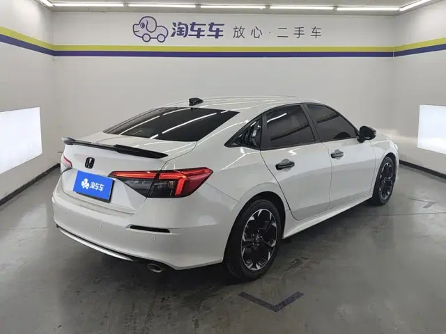 Honda Civic — Фото автомобиля 3