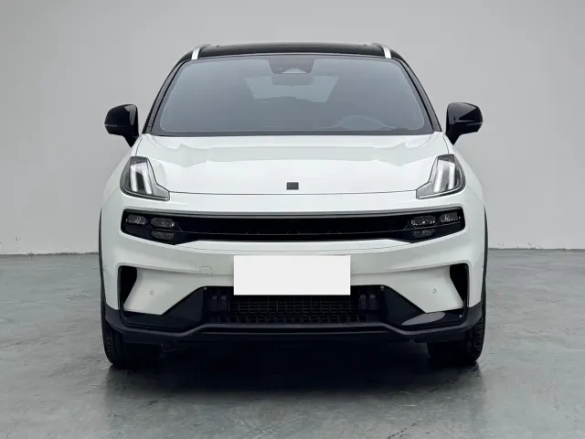 Lynk & Co 06 — Фото автомобиля 2