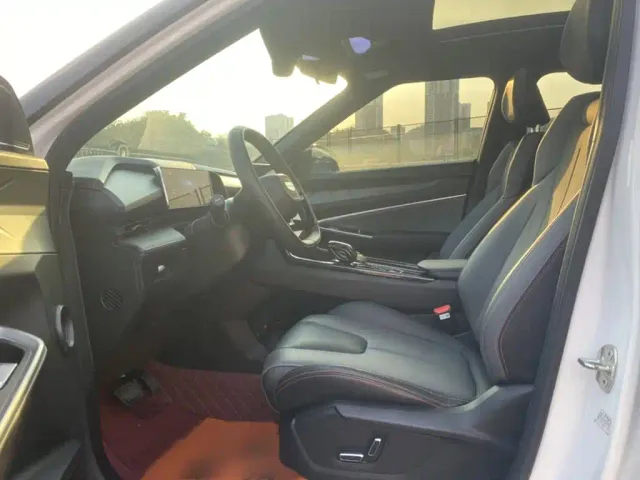 Geely Boyue — Фото автомобиля 8