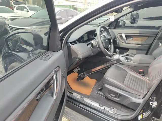 Land Rover Discovery Sport — Фото автомобиля 11
