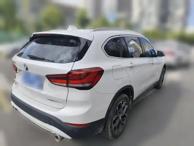 BMW BMW X1 2022 sDrive25Li Leading — Фото автомобиля 4