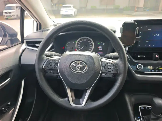 Toyota Corolla — Фото автомобиля 10