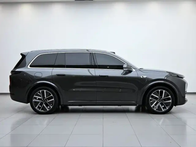 Li Auto L9 — Фото автомобиля 6