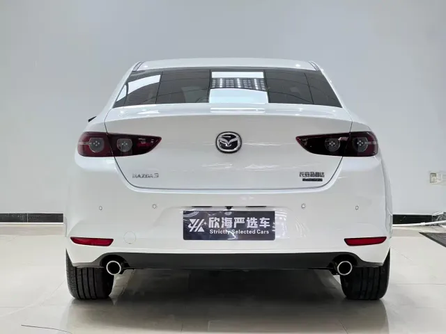 Mazda Axela — Фото автомобиля 5
