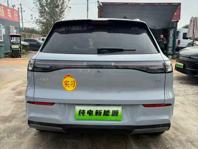 Geely Galaxy E5 — Фото автомобиля 8