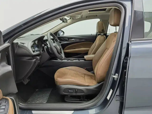 Buick Regal — Фото автомобиля 10