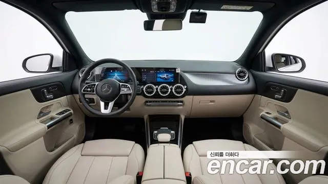 Mercedes-Benz EQA — Фото автомобиля 7