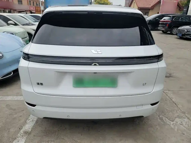 Li Auto L7 — Фото автомобиля 3