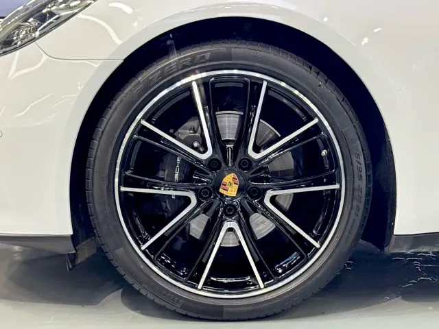 Porsche Panamera — Фото автомобиля 11