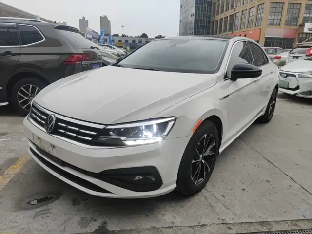 Фотография автомобиля — Volkswagen Lamando