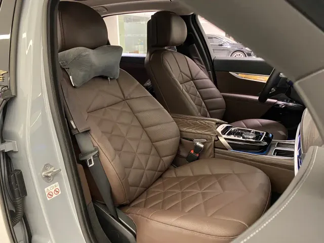 BMW i7 — Фото автомобиля 13