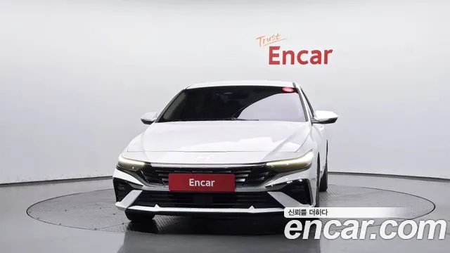Hyundai Avante CN7 — Фото автомобиля 3