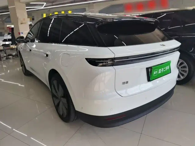 Li Auto i6 — Фото автомобиля 4