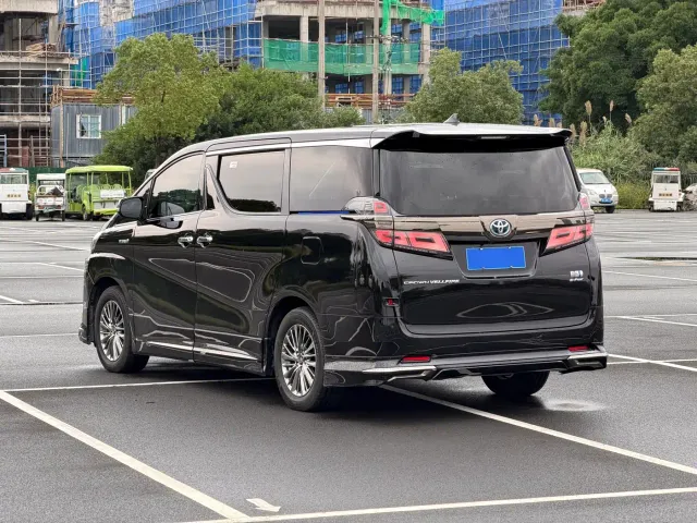 Toyota Vellfire — Фото автомобиля 4