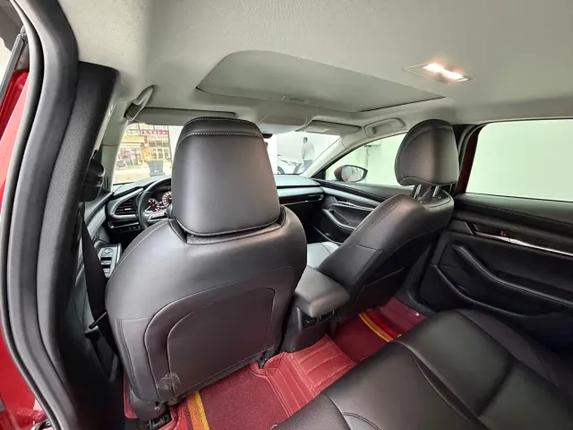Mazda Axela — Фото автомобиля 16
