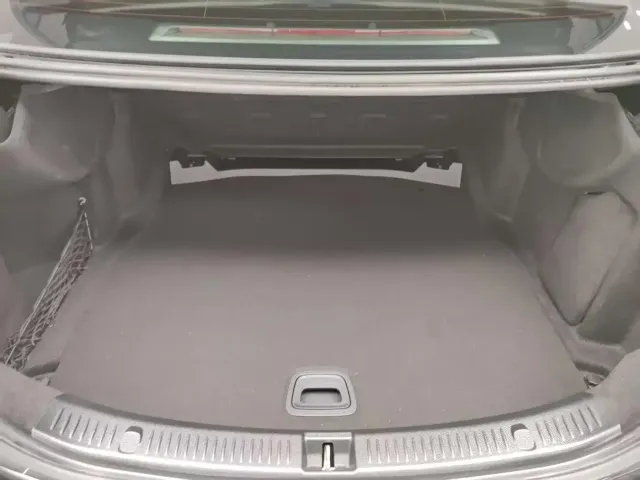 Mercedes-Benz E-Class — Фото автомобиля 16