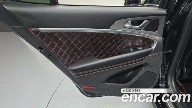 Genesis G70 — Фото автомобиля 14