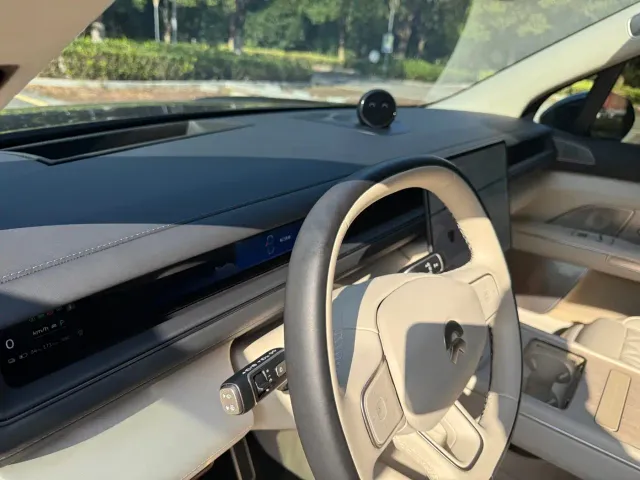 Nio ES8 — Фото автомобиля 10