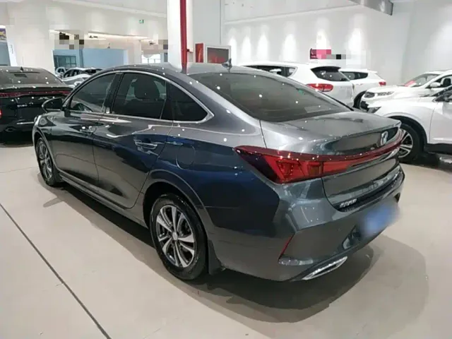 Changan Eado — Фото автомобиля 4