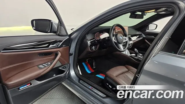 BMW 5-Series 5 серия (G30) 530i xDrive M Sport — Фото автомобиля 10