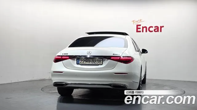 Mercedes-Benz S-Class — Фото автомобиля 4