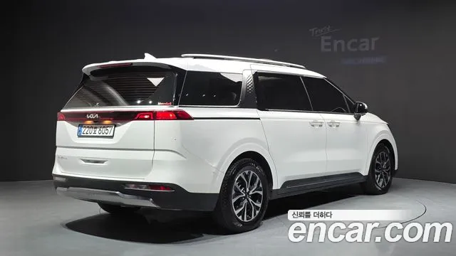 Kia Canival Carnival 4 поколение Дизель 9 мест Signature — Фото автомобиля 2