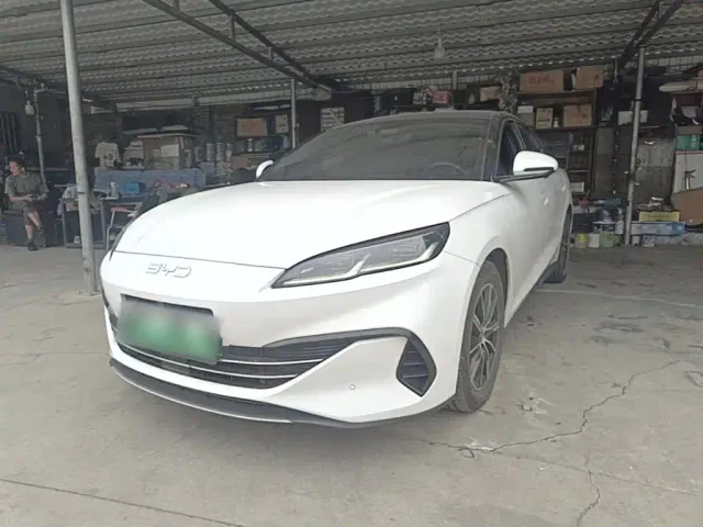 Фотография автомобиля — BYD Seal 06