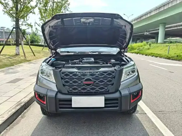 Nissan Navara — Фото автомобиля 4
