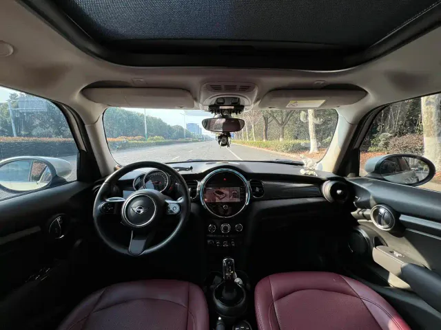 MINI Hatch — Фото автомобиля 10