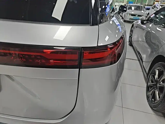Xpeng G9 — Фото автомобиля 7