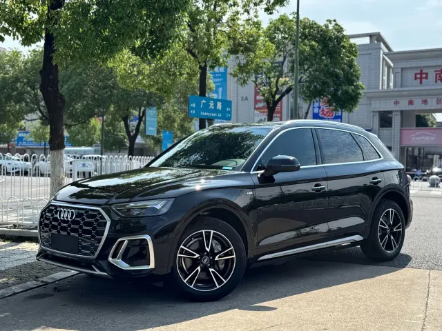 Audi Q5L — Фото автомобиля 2