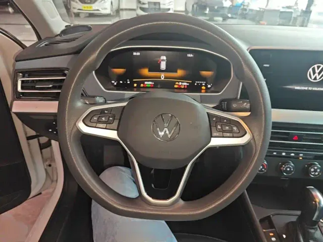 Volkswagen Lavida — Фото автомобиля 10
