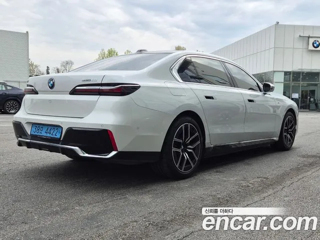 BMW i7 — Фото автомобиля 2