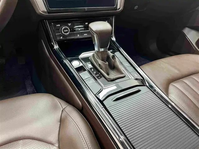 Volkswagen Phideon — Фото автомобиля 9