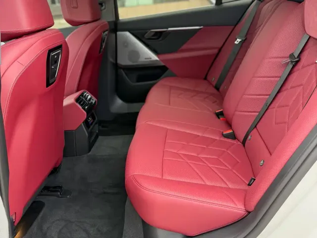 BMW 5 Series — Фото автомобиля 10