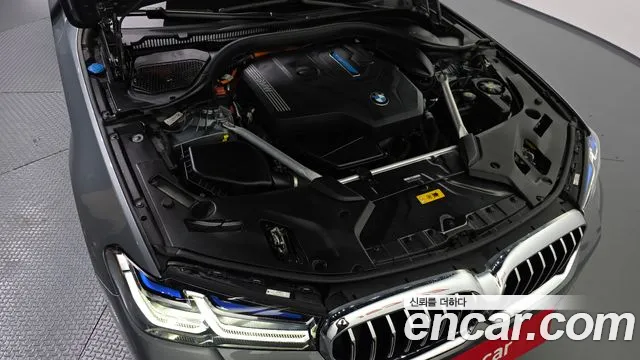 BMW 5 Series G30 — Фото автомобиля 9