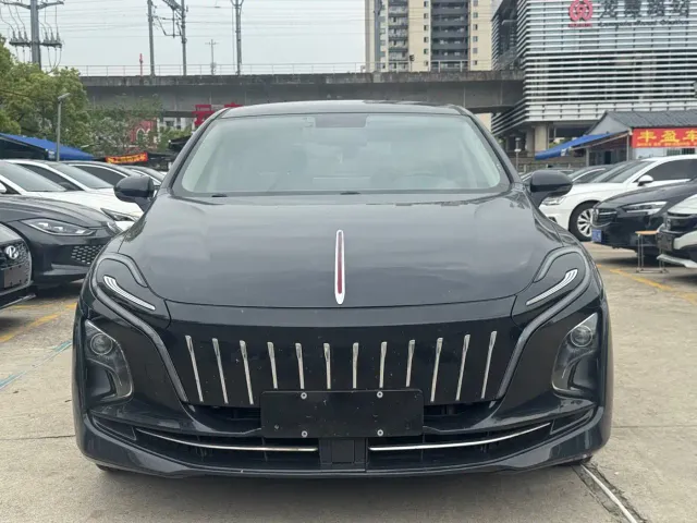 Hongqi E-QM5 — Фото автомобиля 2