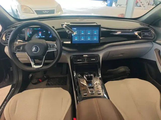 BYD Qin PLUS — Фото автомобиля 9