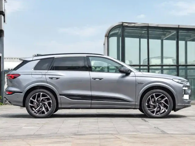 Audi Q6L e-tron — Фото автомобиля 7