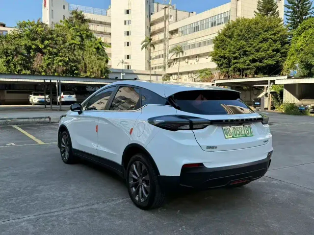 Geely Geometry M6 — Фото автомобиля 6
