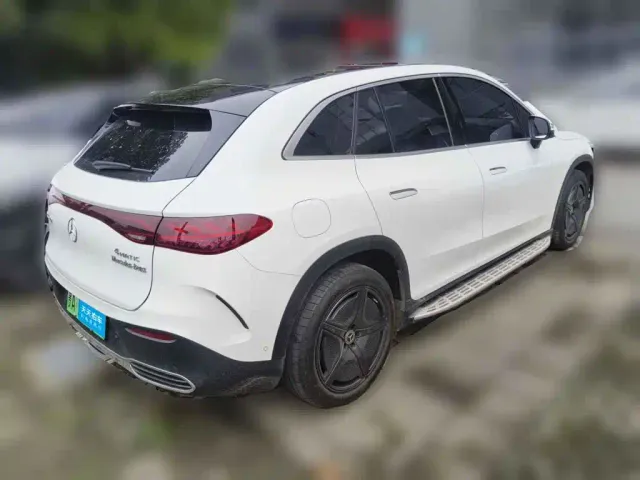 Mercedes-Benz EQE SUV — Фото автомобиля 2