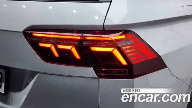 Volkswagen Tiguan — Фото автомобиля 21